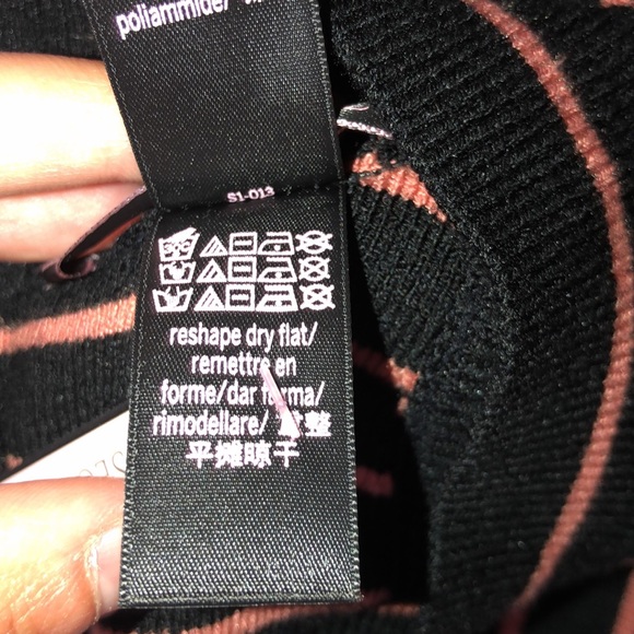 Victoria's Secret Tank - Size S - NWT - Picture 9 of 9